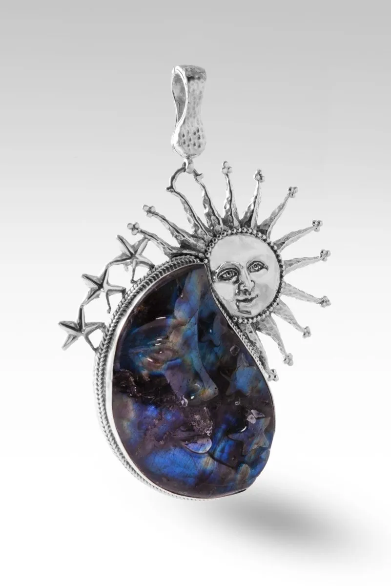 Celeste Pendant™ in Labradorite
