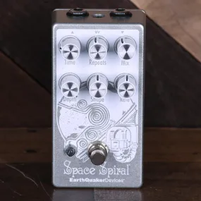 Earthquaker Space Sprial Modulated Delay Device Pedal - Used