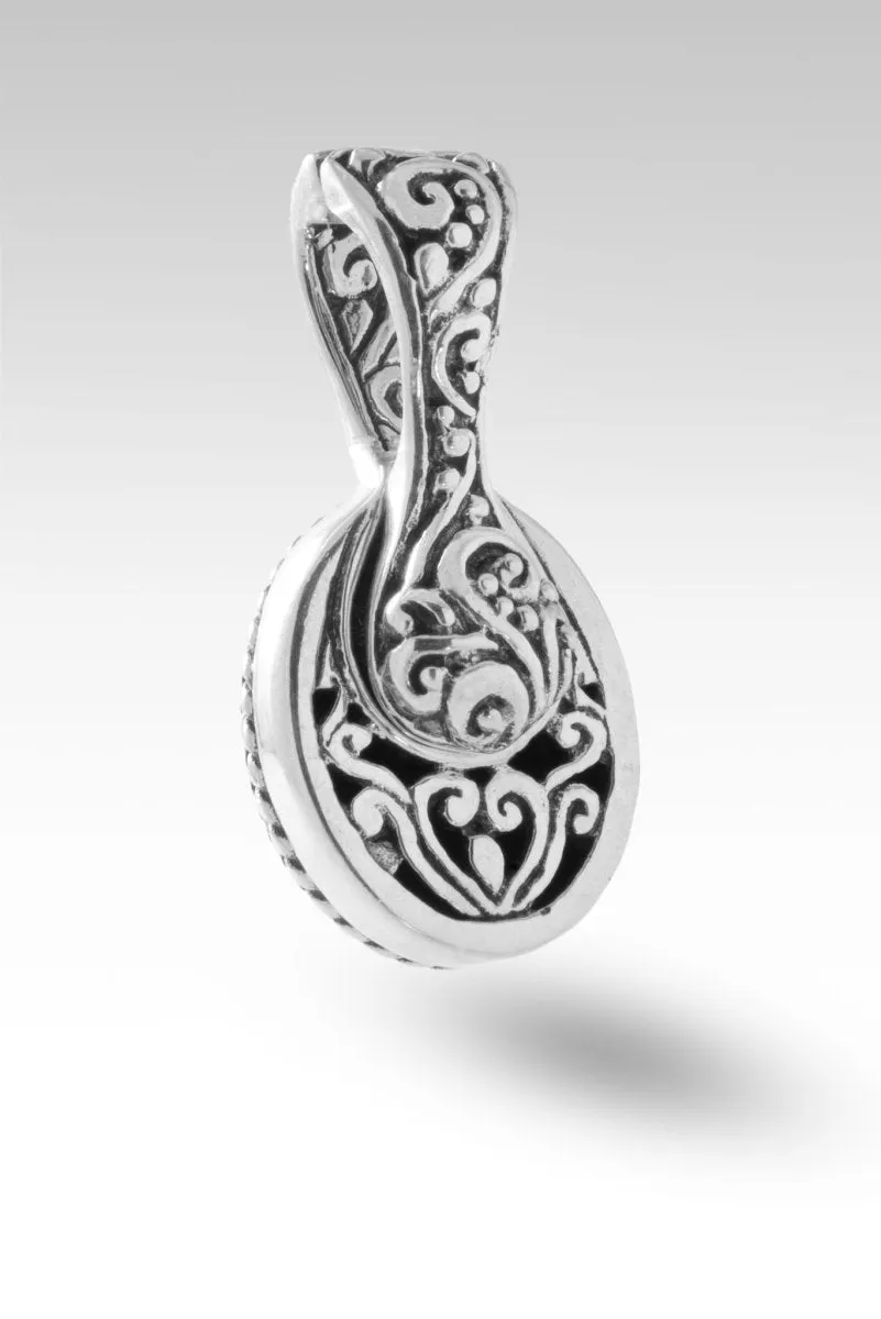 Everlasting Presence Pendant™ in Green Leaf Mother of Pearl Mosaic