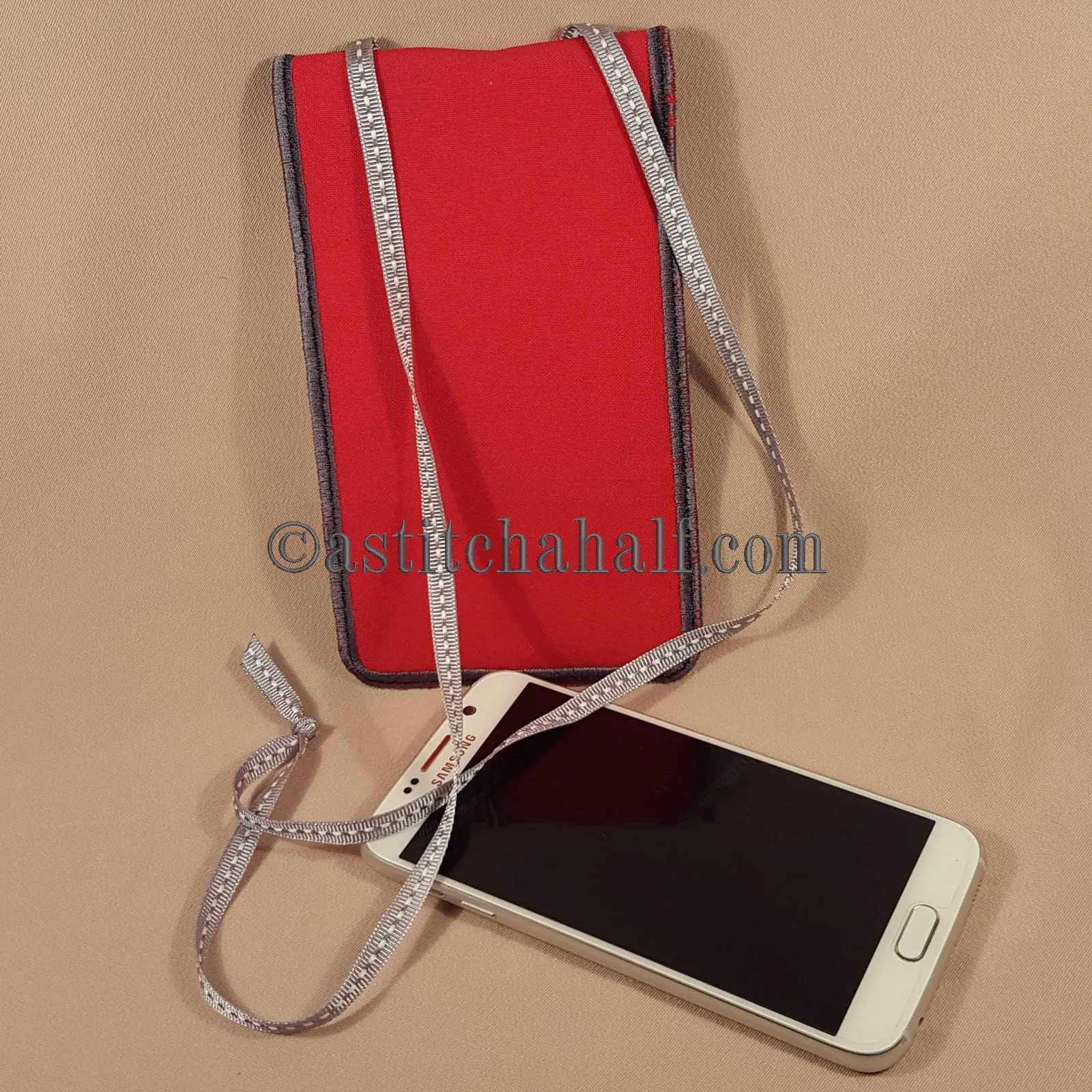 Fallen Winter Around the Neck Device Holder