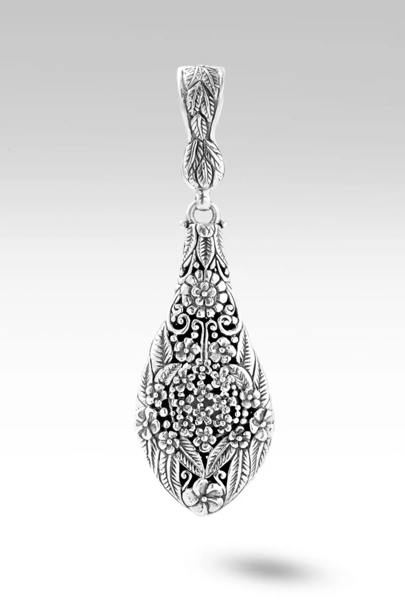 Garden Glory Pendant™ in Pink Mabe Pearl