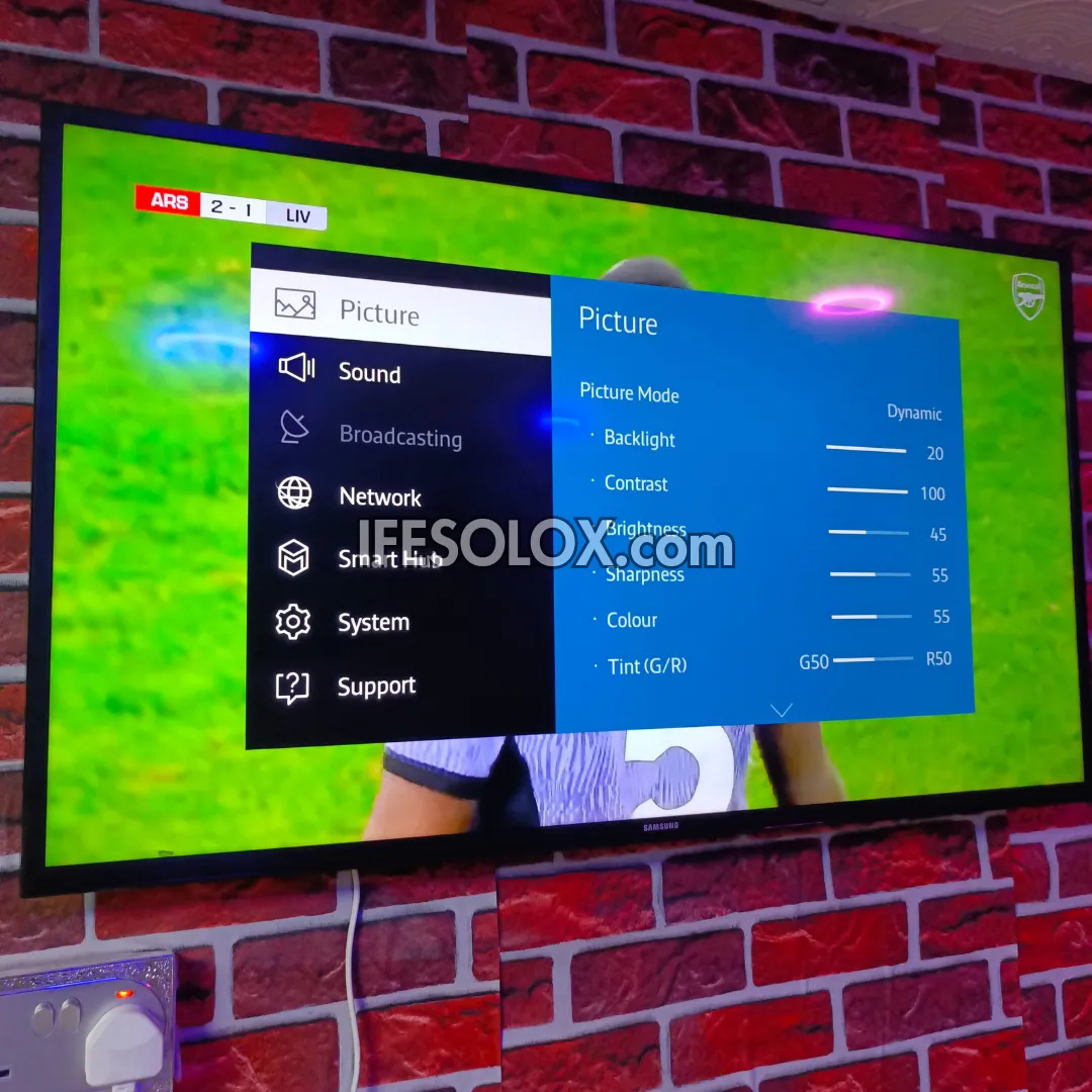 SAMSUNG 40 Inch UE40JU6000 Series Smart 4K UHD LED TV (Bluetooth, WiFi, Miracast) - UK Used